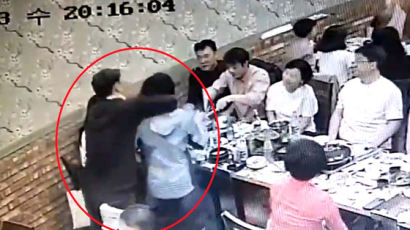 '국힘 女의원 2명 성추행' 민주 시의원…CCTV에 찍힌 그날