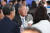 정의선 현대차그룹 회장이 23일 서울 용산 대통령실 잔디마당에서 열린 '2023 대한민국 중소기업인대회'에서 참석자들과 대화하고 있다. 대통령실통신사진기자단