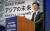 로렌스 웡 싱가포르 부총리 겸 재무장관이 25일 일본 도쿄 데이코쿠 호텔에서 열린 '아시아의 미래' 국제 컨퍼런스에서 기조 연설을 하고 있다. 사진 니혼게이자이신문 