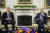 지난 22일 미국 백악관에서 정부 부채한도 협상을 위해 만난 조 바이든(오른쪽) 미국 대통령과 공화당 소속 케빈 매카시 하원의장. AP=연합뉴스