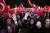 튀르키예 수도 앙카라에서 에르도안 대통령의 승리를 축하하는 그의 지지자들. AFP=연합뉴스