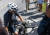자전거 헬멧을 쓴 조 바이든 미국 대통령이 18일(현지 시간) 자택이 위치한 미 북동부 델라웨어주의 한 공원에서 자전거를 타다가 균형을 잃고 넘어져 있다. 사진 SNS 캡처