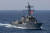 지난 2월 미국 해군의 알레이버크급 유도 미사일 구축함 USS 정훈(DDG 93)이 니미츠 항공모함과 함께 남중국해를 항해하고 있다. 사진 미 해군