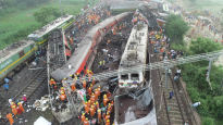 '충돌 방지장치' 없었다…'최소 275명 사망' 인도 최악의 열차 참사