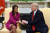 2018년 10월 당시 도널드 트럼프 대통령이 백악관으로 니키 헤일리(왼쪽) 당시 주유엔대사를 부른 현장. 헤일리 대사의 사임 소식을 전했다. AFP=연합뉴스