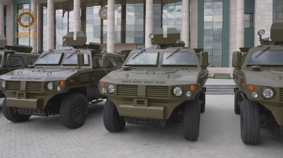 푸틴 최측근 中장갑차 '타이거' 공개…러, 중국산 무기 투입하나 