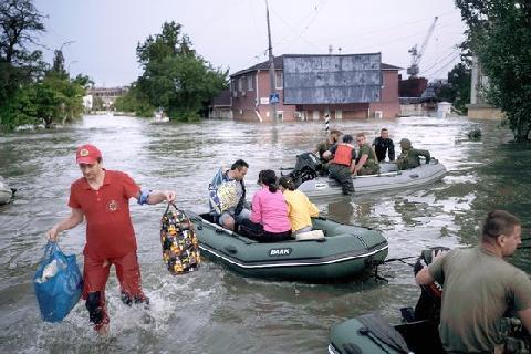 “우크라 댐 폭파로 마을 100곳 물바다…체르노빌 이후 최악 환경 재앙”