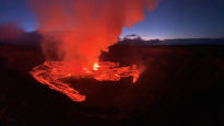 하와이 캄캄한 밤 번쩍…시뻘건 용암 '콸콸' 화산 분화 시작됐다 [영상] 