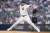 뉴욕 양키스의 랜디 바스케스가 8일(현지시간) 미 뉴욕에서 열린 시카고 화이트삭스와의 더블헤더 2차전 1회에 투구하고 있다.AP=연합뉴스