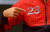 조코비치가 미리 준비한 기념 재킷. 오른쪽에 대기록을 의미하는 숫자 '23'이 새겨져 있다. 로이터=연합뉴스