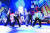 방탄소년단은 곡 '다이너마이트'를 통해 한국 대중음악 사상 처음으로 빌보드 메인 싱글차트 '핫 100' 1위라는 쾌거를 이뤘다. 사진은 MTV '비디오 뮤직 어워드'에서 '다이너마이트' 공연을 하는 방탄소년단. [사진 빅히트 뮤직]
