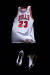 농구 황제 마이클 조던이 마지막 시즌에 착용한 유니폼과 농구화 에어 조던 13. [사진 이랜드]
