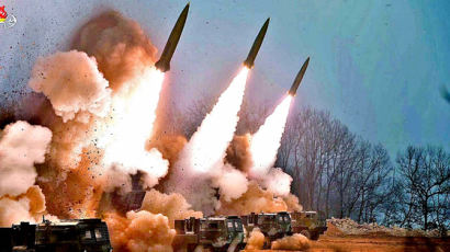 한미, 최대 대북반격 훈련날…北, 동해로 탄도미사일 2발 쐈다