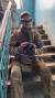 우크라이나군 병사가 고글로 드론을 조종하고 있다. Злий Конопляний Джмелик 트위터 동영상 캡처