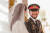 후세인 빈 압둘라 요르단 왕세자가 1일(현지시간) 암만에서 결혼식을 올리던 중 그의 신부 알사이프를 향해 환하게 웃고 있다. AFP=연합뉴스