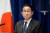 기시다 후미오 일본 총리가 13일 총리관저에서 열린 기자회견에서 질문을 듣고 있다. AP=연합뉴스
