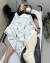 최태원 SK그룹 회장은 지난 9일 자신의 SNS에 서울대병원 침대에 누워 왼쪽 다리에 깁스를 한 사진을 올리기도 했다. 사진 최태원 인스타그램