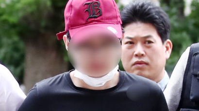 비행기 난동 19세男, 마스크 쓱 돌발행동…"마약 검사 양성"