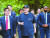 국제박람회기구(BIE) 총회 참석차 프랑스를 방문 중인 윤석열 대통령이 천안함 티셔츠·모자를 착용한 채 20일(현지시간) 파리의 몽소 공원을 산책하고 있다. 연합뉴스