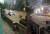 지난해 8월 8일 방수벽 밖으로 물이 고인 가운데 청남빌딩 주차장(오른쪽)에는 빗물이 들이치지 않고 있다. 왼쪽 사진은 지난 2011년 7월 방수문 모습. 사진 온라인 커뮤니티
