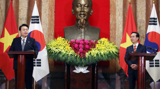 베트남 국빈방문 尹 “북핵 공조 강화, 40억달러 유상 원조”