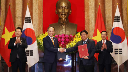 韓, 베트남과 40억불 경협…'역대 최대' 111건 MOU·계약 체결