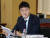 김웅 국민의힘 의원이 2022년 10월 울산시청 대회의실에서 열린 국회 행정안전위원회의 울산시에 대한 국정감사에서 질의하고 있다. 그는 최근 당의 불체포특권 포기 서약을 거부했다. 뉴스1