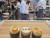 삼성 강남 3층에는 성수동의 유명 커피 전문점 '센터커피'가 입점했다. 매장에 비치된 갤럭시 스마트폰으로 사진을 촬영하면, 그 결과물이 커피 위 우유 거품으로 나타나는 라떼 아트 '갤럭시 아인슈페너'를 즐길 수 있다. 박해리 기자
