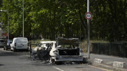 경찰 검문중 총격 사망한 17세 프랑스 소년…대통령까지 나섰다