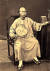1885년경 베트남 하노이의 화교 상인. 중국 내 상인의 모습과 아무 차이가 없다. [사진 위키피디아]