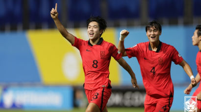 일본! 다시 붙자…U-17축구대표팀, 우즈베크 꺾고 아시안컵 결승행