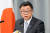 마쓰노 히로카즈(松野博一) 일본 관방장관은 후쿠시마산 수산물 수입 규제에 대해 "조기 철폐를 강하게 요구할 것"이라고 말했다. 교도=연합뉴스 