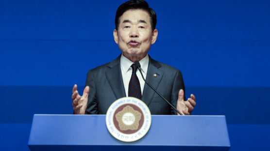 김진표 국회의장 취임 1년 “선거법 개정 8월말까지 마무리하겠다”