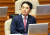 박민식 국가보훈부 장관이 지난달 14일 오후 국회에서 열린 본회의 교육·사회·문화 대정부질문에 참석해 자리에 앉아 있다. 김현동 기자
