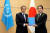 이날 라파엘 그로시 IAEA 사무총장이 기시다 후미오 일본 총리에게 후쿠시마 오염수 해양 방류에 대한 최종 보고서를 전달하고 있다. [로이터=연합뉴스]
