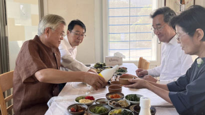 "대낮 막걸리 5병이나 마셨다"…文·이낙연 밥상 위 '나라 걱정'