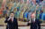 시진핑 중국 국가주석(왼쪽)과 푸틴 러시아 대통령이 지난 3월 모스크바에서 만찬 중 건배하는 모습. AP=연합뉴스