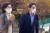 이재용 삼성전자 부회장과 모친 홍라희 전 리움미술관장이 2021년 11월 경남 양산 통도사를 방문해 경내를 걷고 있다. 독자 제공. 연합뉴스