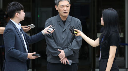 연예인 소문 폭로 무마 대가 의혹…유튜버 김용호 경찰 조사
