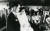 1962년 5월 10일 이희호 여사와의 결혼식 장면. 서울 체부동에 있는 이 여사의 외삼촌 집에서 열렸다. [사진 연세대 김대중도서관]