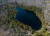 지난 4월 12일 캐나다 온타리오주 밀턴 인근 크로포드 호수 보존 지역에서 연구진이 호수 바닥의 퇴적층 샘플을 수집하고 있다. AFP=연합뉴스