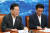 이재명 더불어민주당 대표(왼쪽)가 14일 오전 서울 여의도 국회에서 열린 최고위원회의에서 모두발언을 하고 있다. 뉴스1