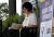 이정미 정의당 대표가 지난 4일 오전 서울 종로구 일본대사관 앞에서 노회찬 평전을 읽으며 '후쿠시마 핵 오염수 투기 저지' 단식농성을 이어가고 있다. 뉴스1