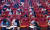 15일 서울 조계사 전통문화예술공연장에서 열린 제9회 중앙학생시조백일장 본심에서 학생들이 시조 작성에 몰두하고 있는 모습. 권혁재 사진전문기자