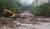 2011년 우면산 산사태로 인해 생태공원저수지 유실로 남부순환도로와 주변이 토사로 뒤덮였다. 중앙포토