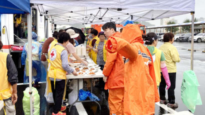 [단독] "집 무너질것 같아요" 노부부에 방 공짜로 내준 모텔주인