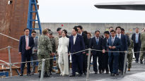 윤 대통령, 美핵잠수함 공개 승함…외국정상으론 처음