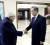 19일 헨리 키신저(왼쪽) 미국 전 국무장관이 베이징에서 왕이(오른쪽) 중국공산당 중앙정치국 위원을 만나 악수하고 있다. AP=연합뉴스