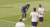 파리생제르맹 이강인(가운데)이 프리시즌 경기 도중 허벅지 뒤쪽을 만지며 불편함을 호소했다. 사진 중계화면 캡처 