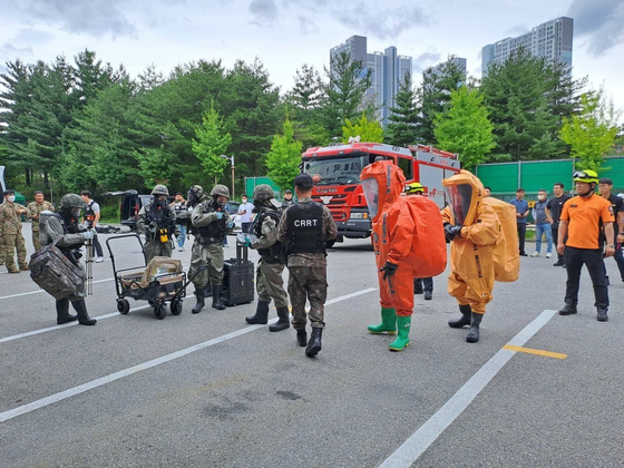 “천안 국제우편물서 가스 나와” 소동…경찰 "가스·폭발물 없어"